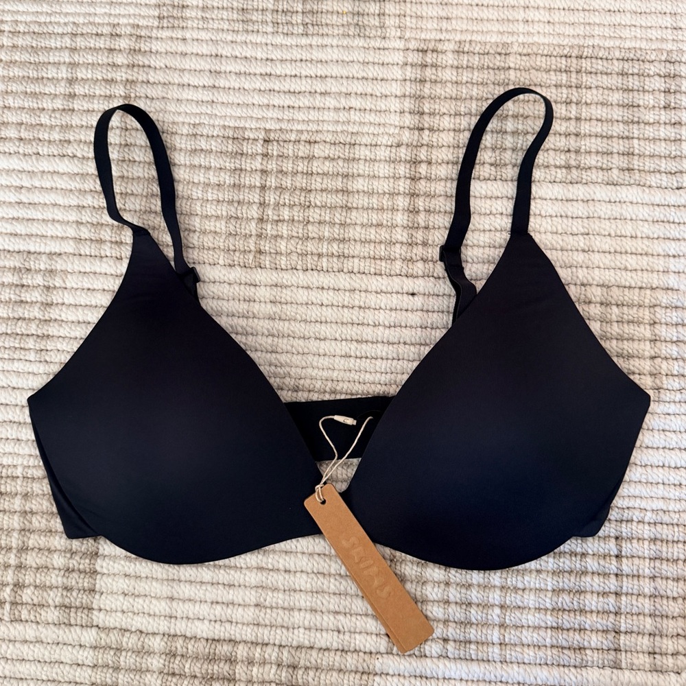 SKIMS Wireless Form Super Push-Up Bra